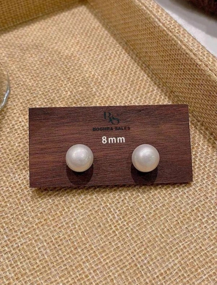 Elegant Necklace and Earrings Gold