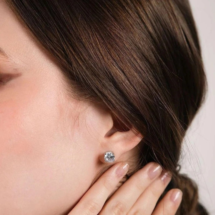 Elegant Necklace and Earrings Gold